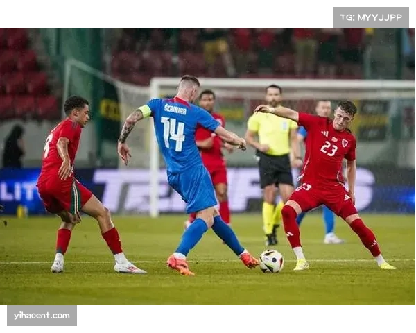 斯洛伐克塔尔科维奇务实风格 防守反击体系下中场拦截能力决定比赛节奏
